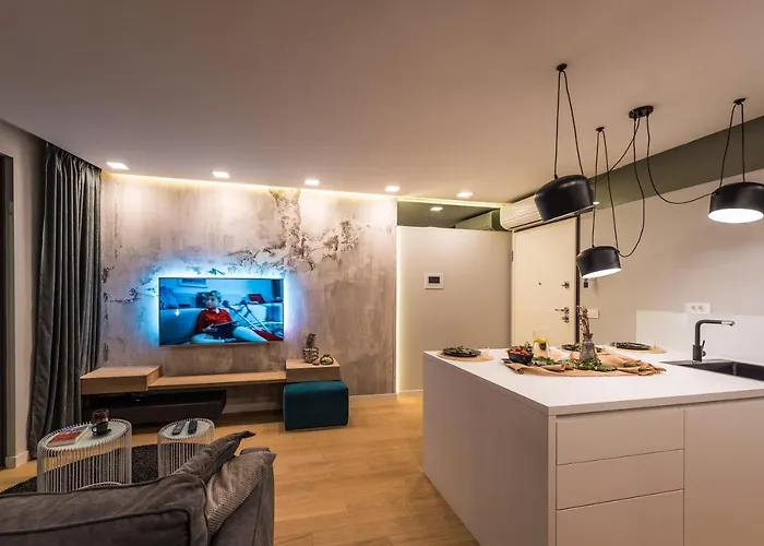 Luxury Luna With Private, Heated Pool Appartamento *