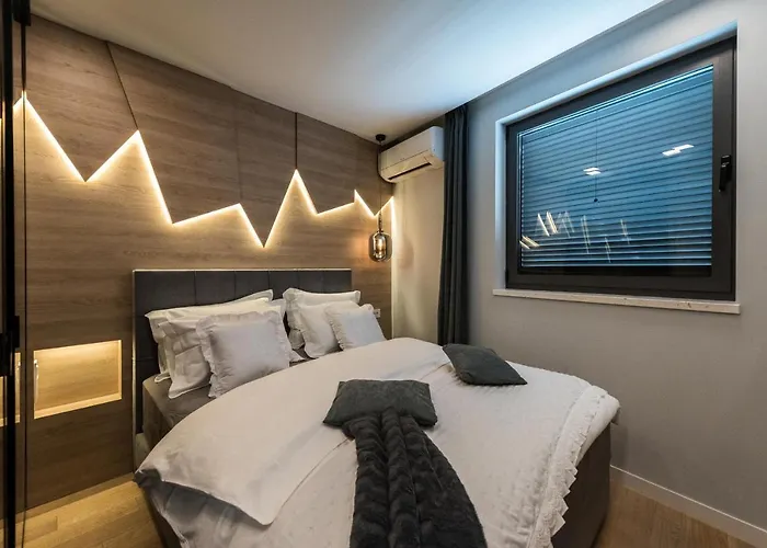 Luxury Luna With Private, Heated Pool Appartamento Zara