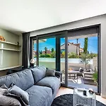 Luxury Luna With Private, Heated Pool Апартаменти