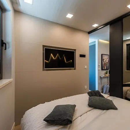 Apartment Luxury Luna With Private, Heated Pool