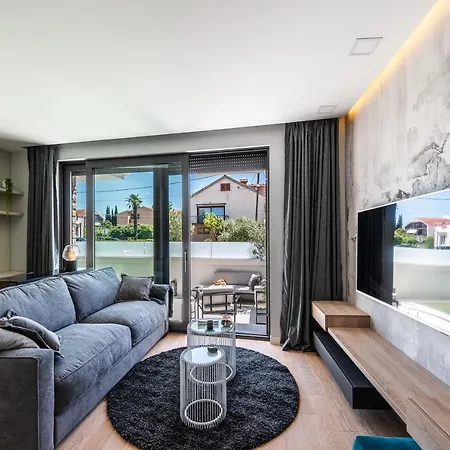 Luxury Luna With Private, Heated Pool