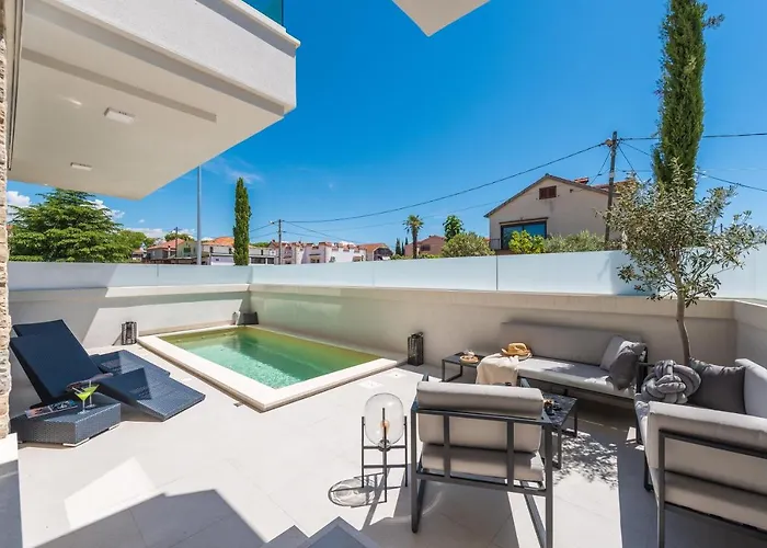 Διαμέρισμα Luxury Luna With Private, Heated Pool Ζαντάρ