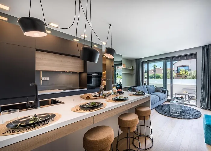 Luxury Luna With Private, Heated Pool