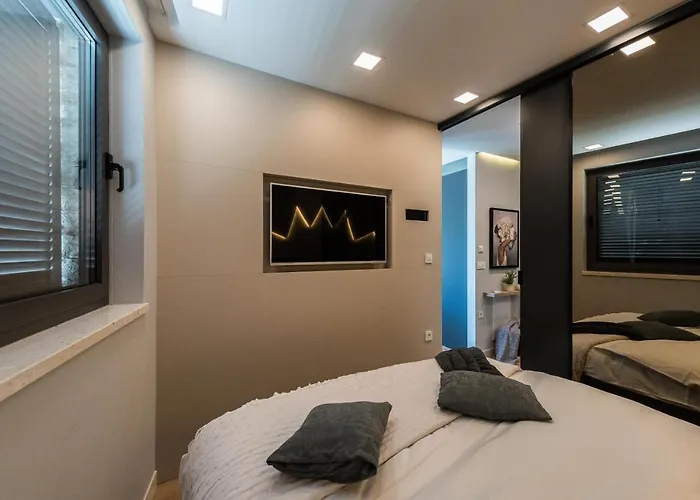 Διαμέρισμα Luxury Luna With Private, Heated Pool